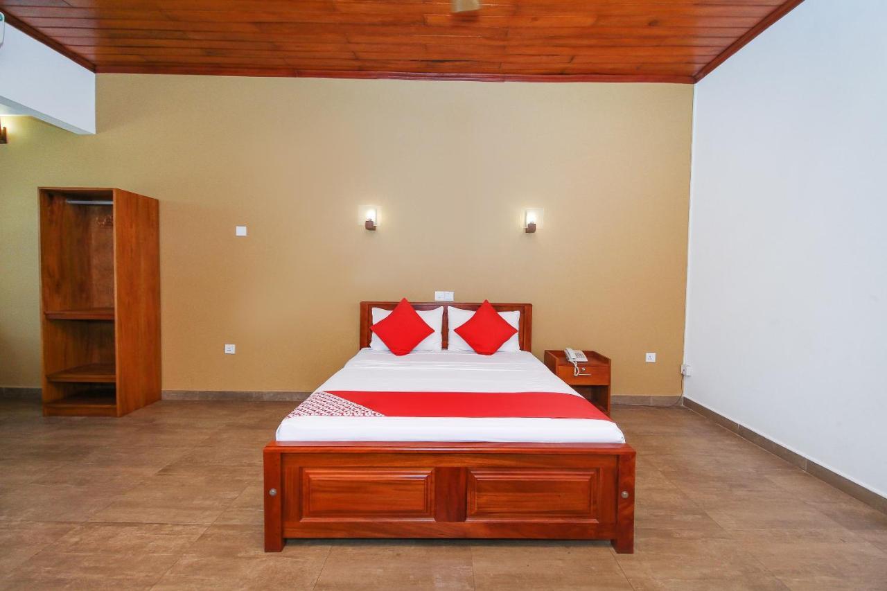 Oyo 471 Randiya Hotel Моратува Екстер'єр фото
